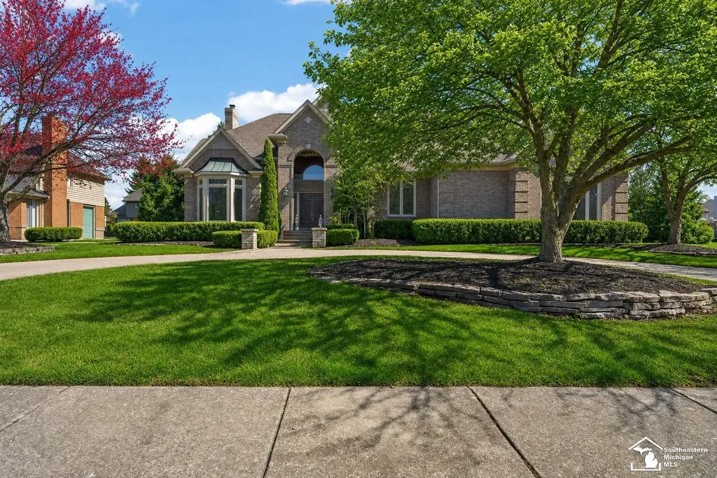 4592 Forestview Drive West Bloomfield Charter Township MI 48322