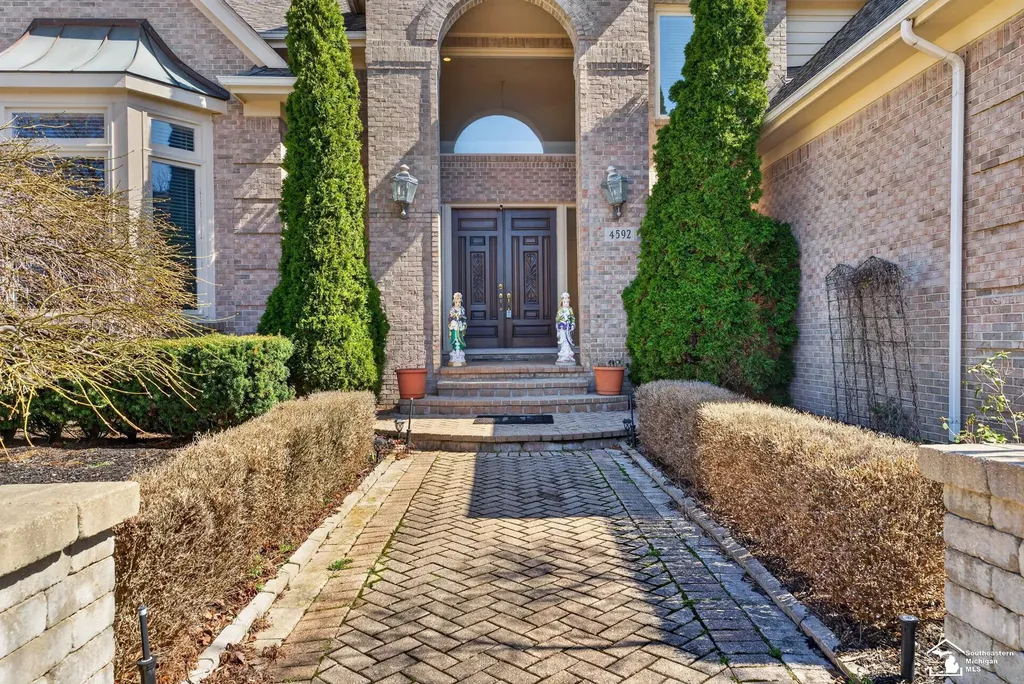 4592 Forestview Drive West Bloomfield Charter Township MI 48322