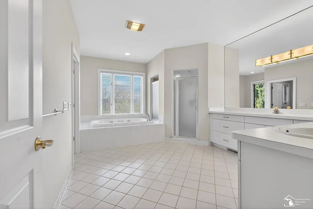 4592 Forestview Drive West Bloomfield Charter Township MI 48322