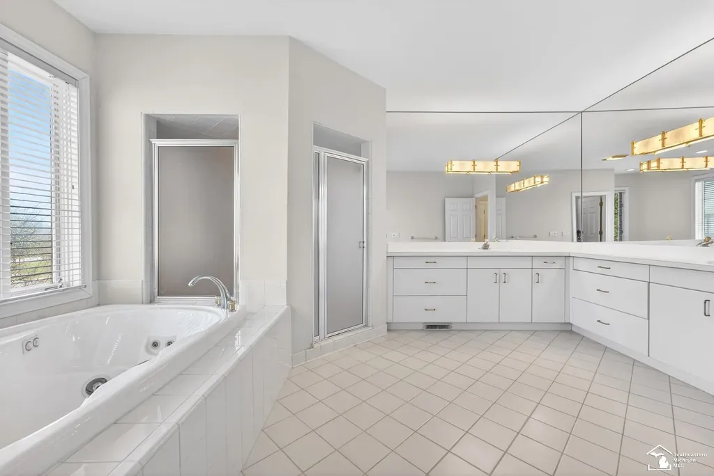 4592 Forestview Drive West Bloomfield Charter Township MI 48322