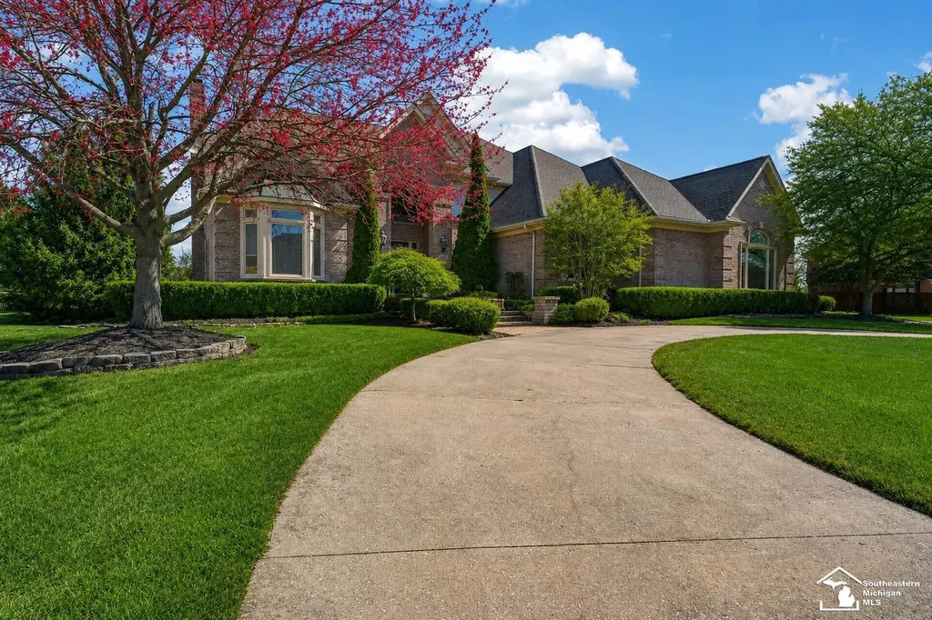 4592 Forestview Drive West Bloomfield Charter Township MI 48322