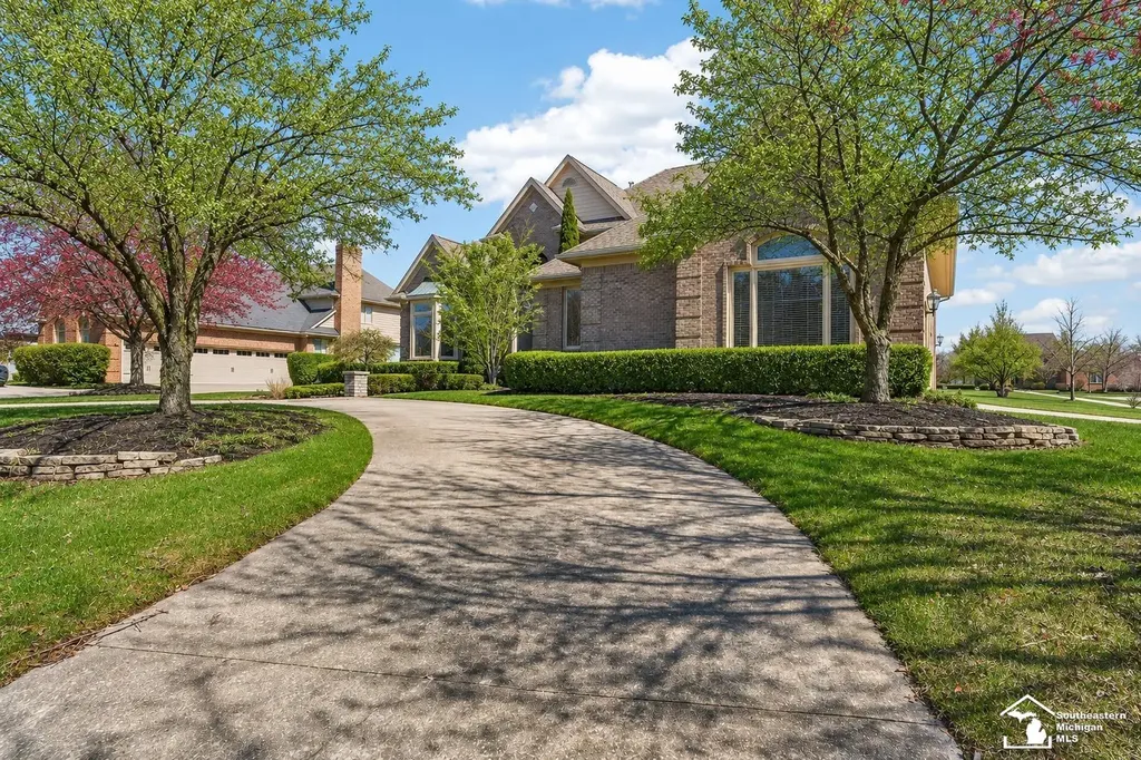 4592 Forestview Drive West Bloomfield Charter Township MI 48322