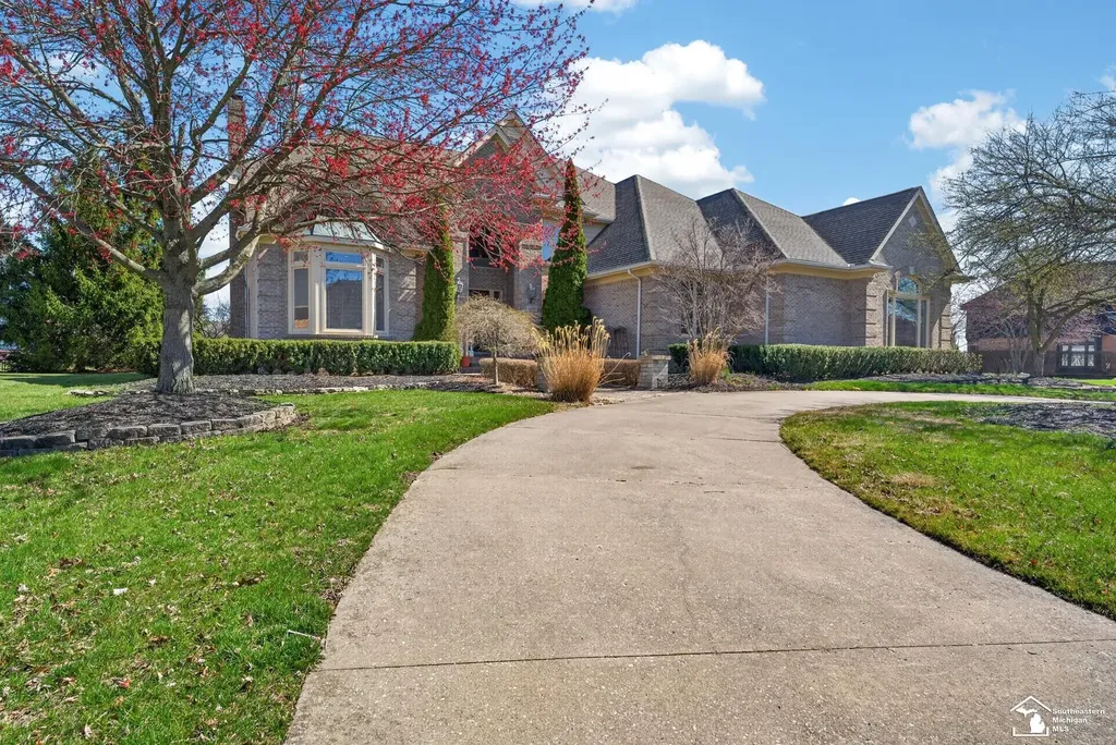4592 Forestview Drive West Bloomfield Charter Township MI 48322