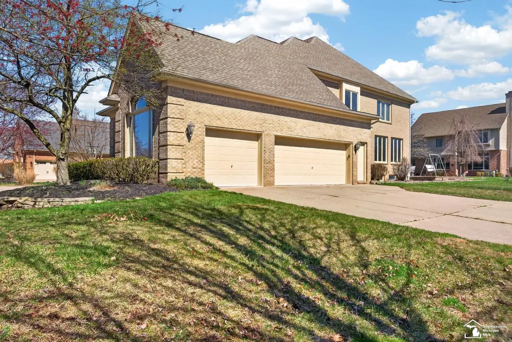 4592 Forestview Drive West Bloomfield Charter Township MI 48322