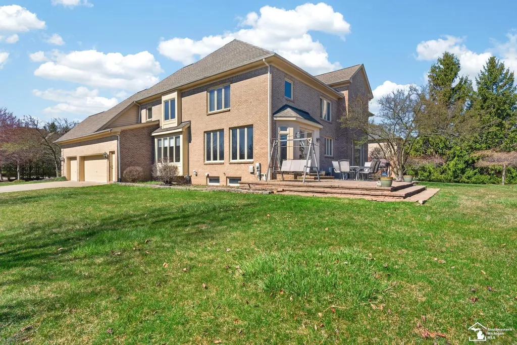 4592 Forestview Drive West Bloomfield Charter Township MI 48322