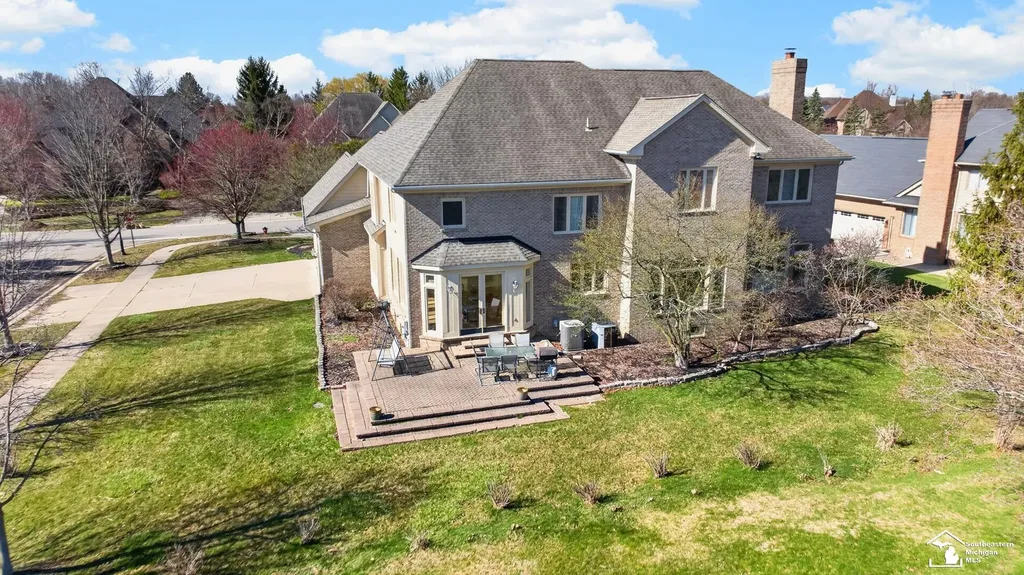 4592 Forestview Drive West Bloomfield Charter Township MI 48322
