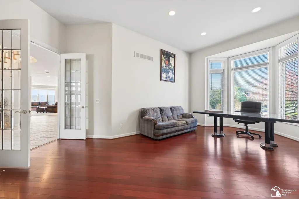 4592 Forestview Drive West Bloomfield Charter Township MI 48322