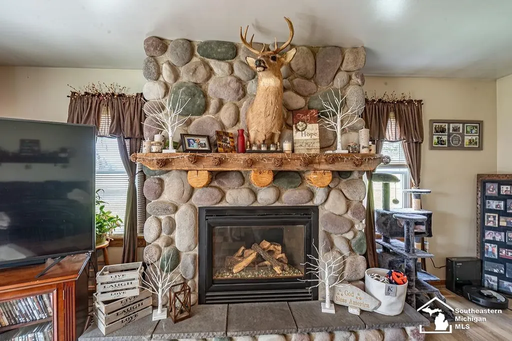 1584 E Newburg Road Ash Township MI 48117