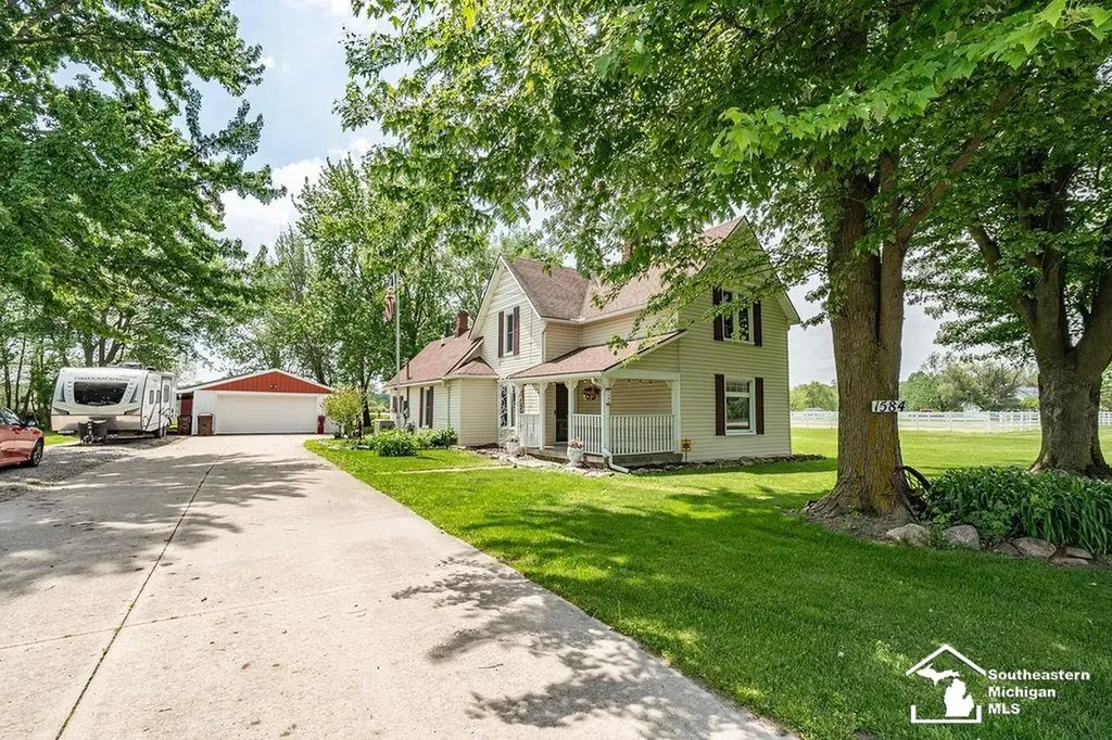 1584 E Newburg Road Ash Township MI 48117
