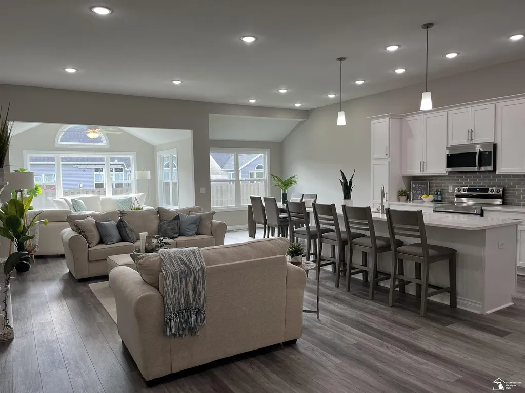 8289 Grande Lake Circle Bedford Township MI 48182