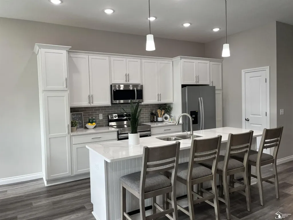 8289 Grande Lake Circle Bedford Township MI 48182