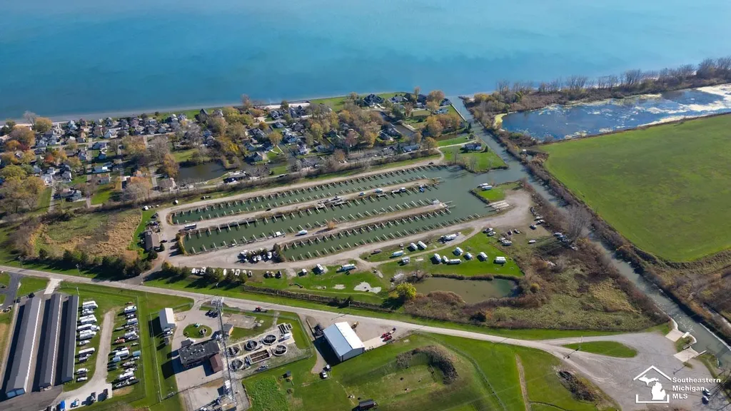 10420 S Harold Drive Luna Pier City MI 48157
