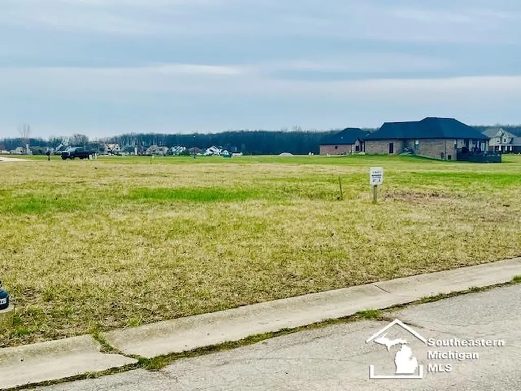 4325 Rolling Meadows Drive Berlin Charter Township MI 48166