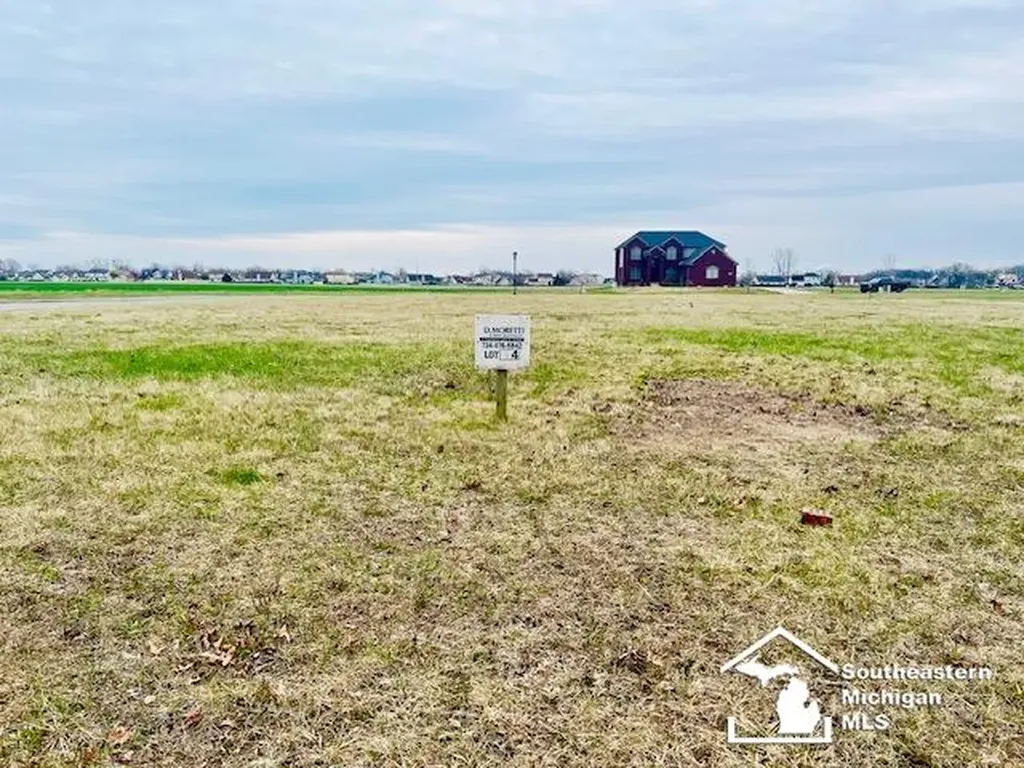 4325 Rolling Meadows Drive Berlin Charter Township MI 48166