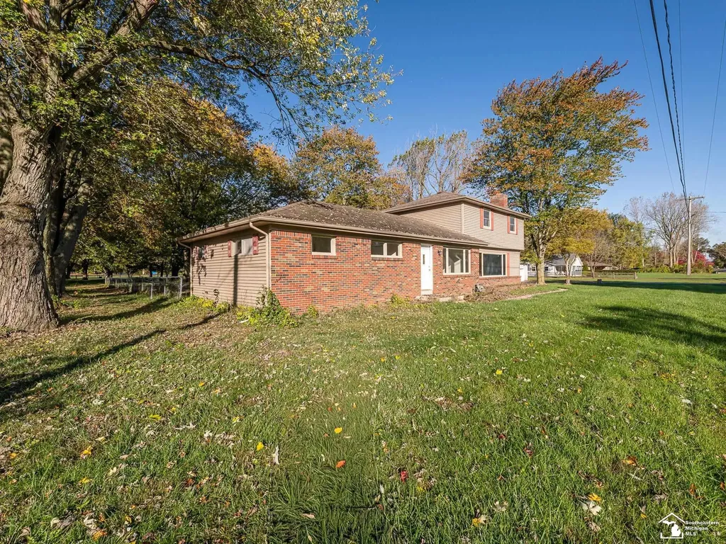 10711 Douglas Road Bedford Township MI 48182