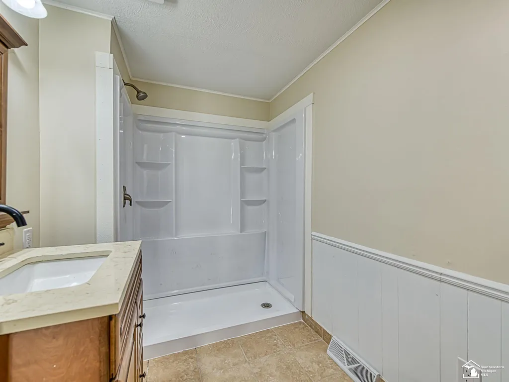 10711 Douglas Road Bedford Township MI 48182