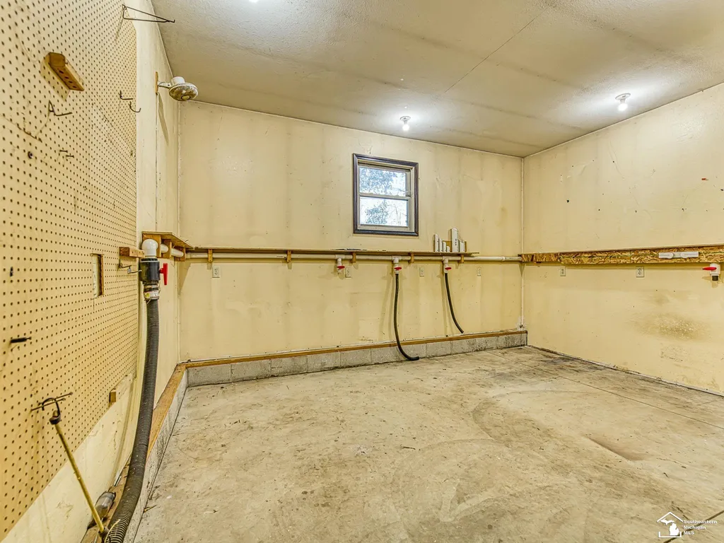 10711 Douglas Road Bedford Township MI 48182