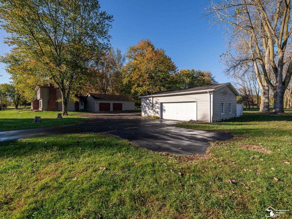 10711 Douglas Road Bedford Township MI 48182