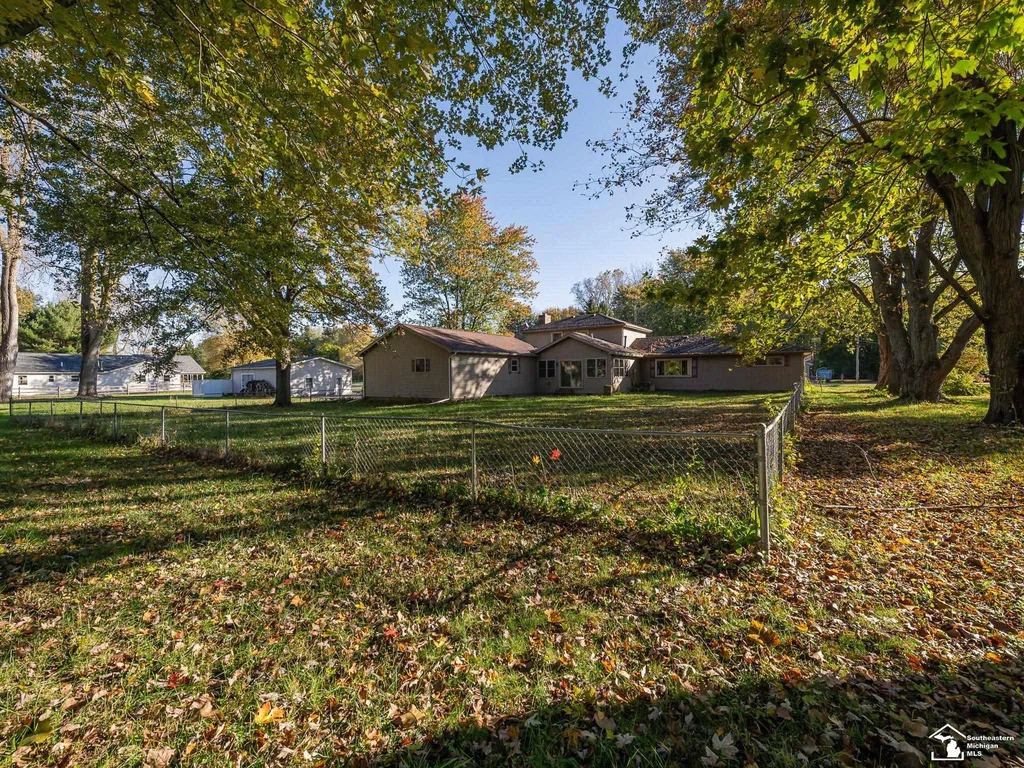 10711 Douglas Road Bedford Township MI 48182