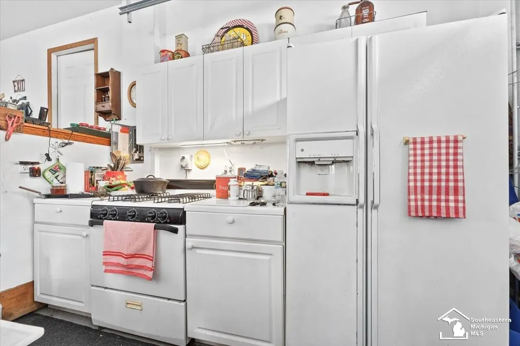 7577 S Huron River Drive South Rockwood Village MI 48179