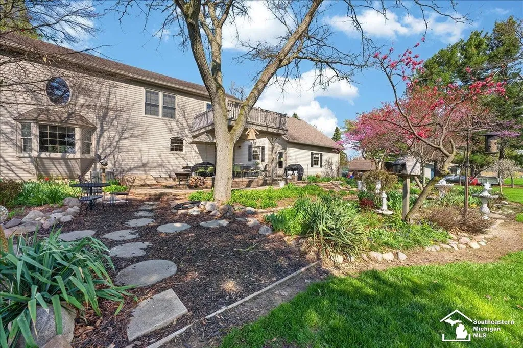 7577 S Huron River Drive South Rockwood Village MI 48179