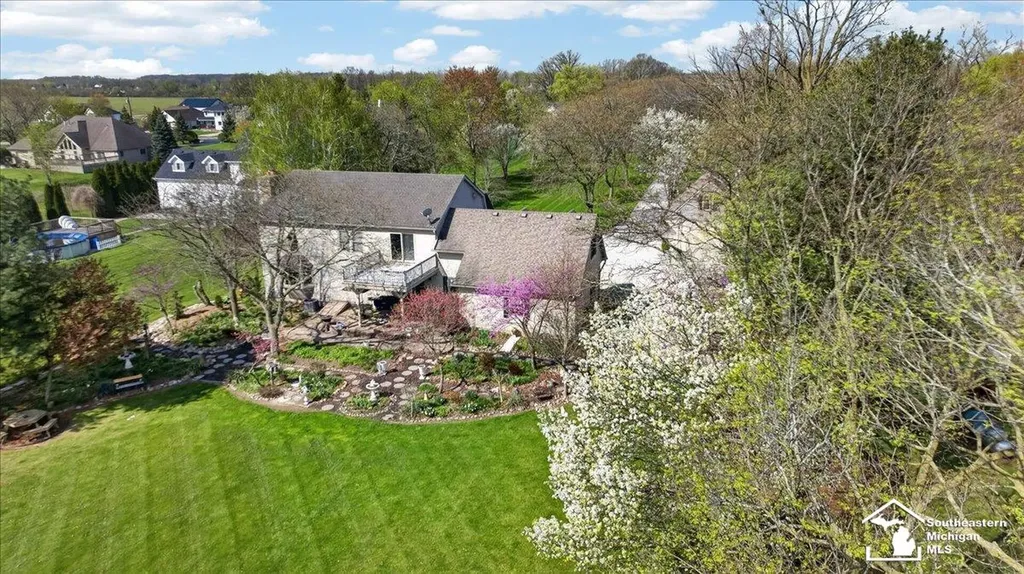 7577 S Huron River Drive South Rockwood Village MI 48179