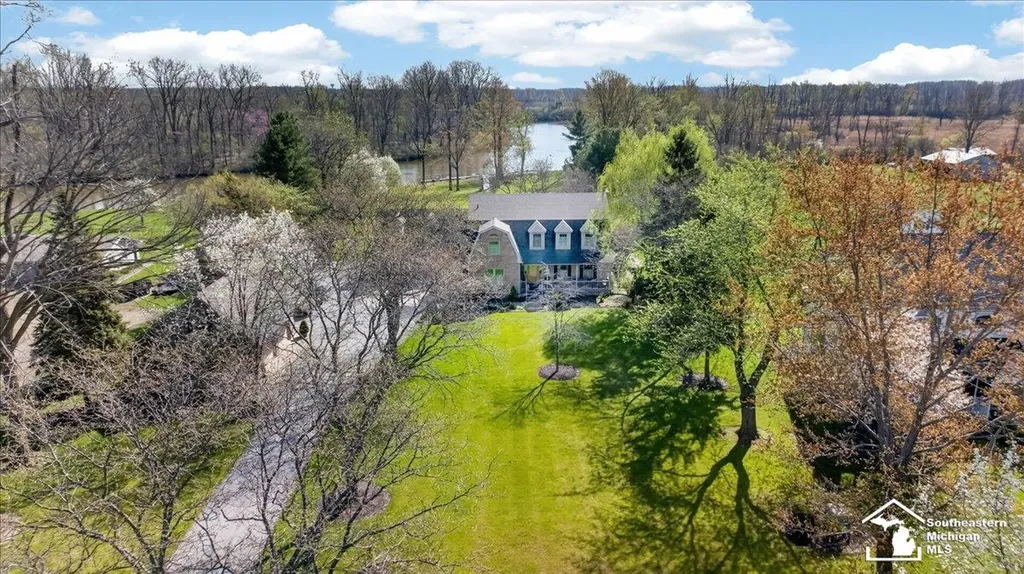 7577 S Huron River Drive South Rockwood Village MI 48179
