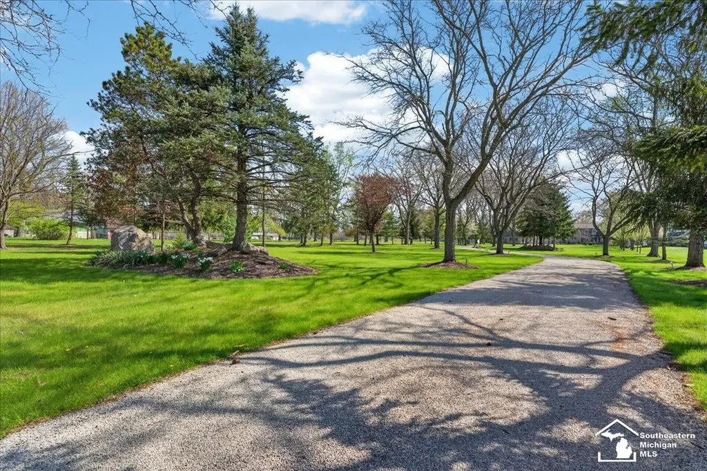 7577 S Huron River Drive South Rockwood Village MI 48179