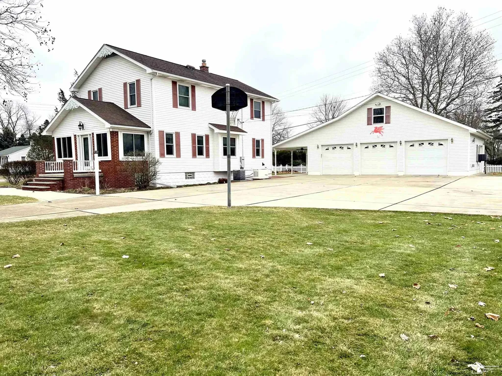 4011 Bluebush Road Raisinville Township MI 48162