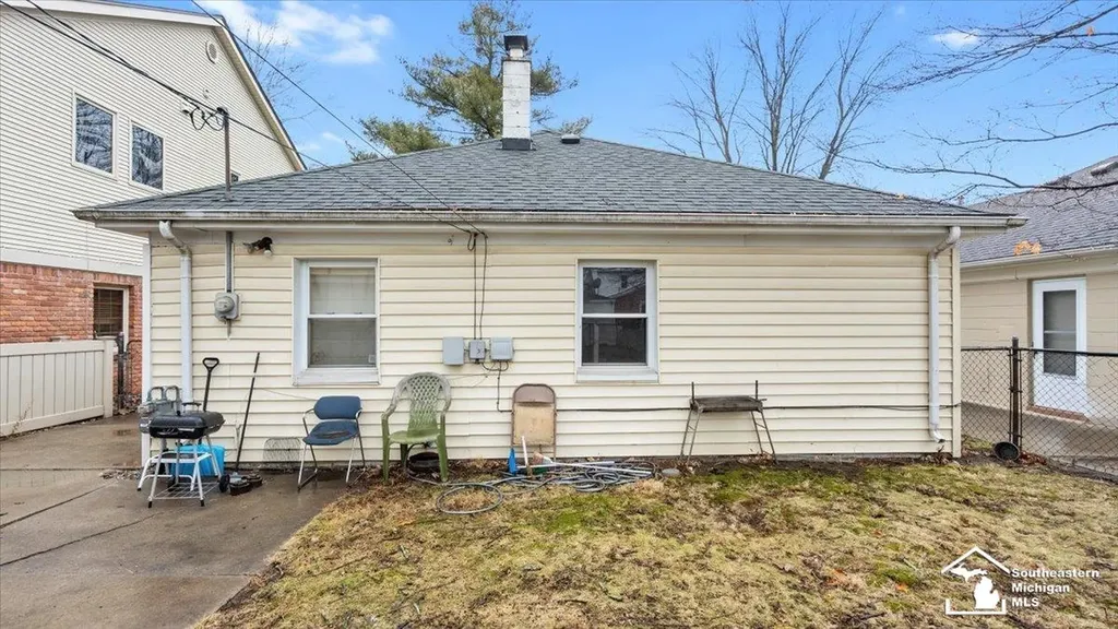 24431 Carlysle Street Dearborn City MI 48124