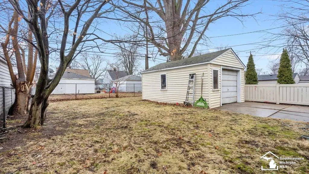 24431 Carlysle Street Dearborn City MI 48124