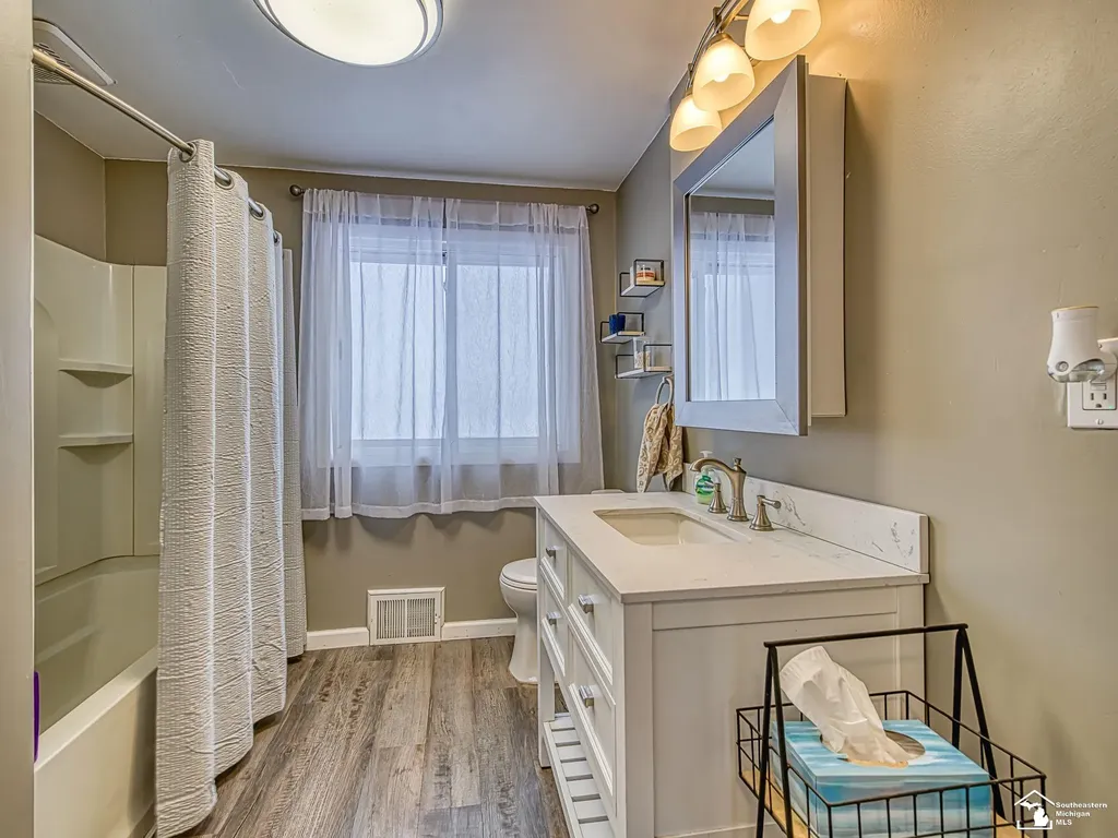 2525 Reinhardt Road Frenchtown Township MI 48162