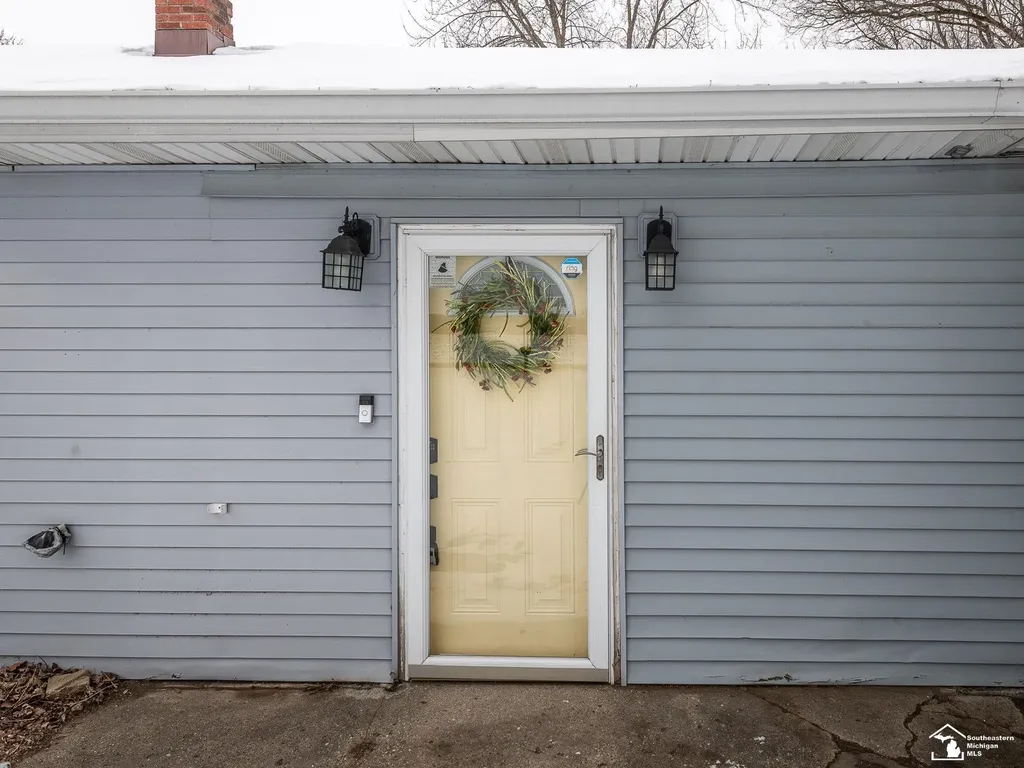 2525 Reinhardt Road Frenchtown Township MI 48162