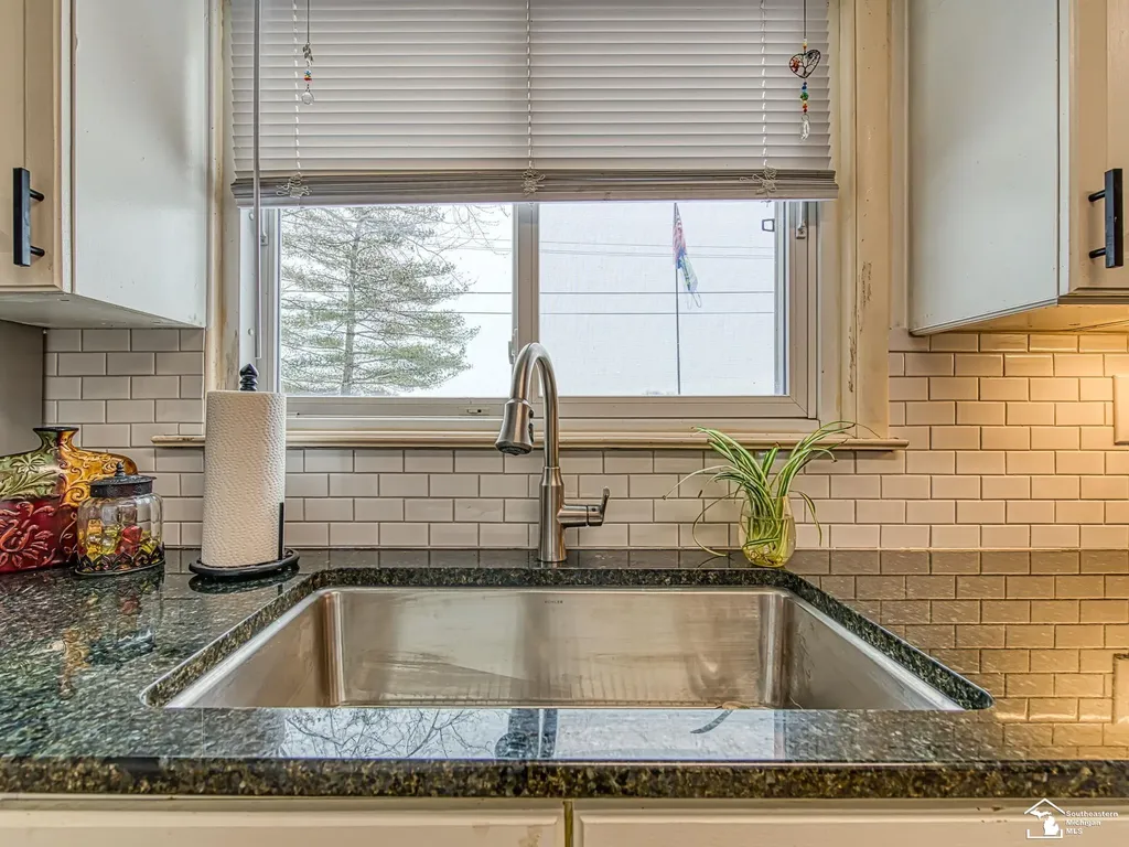 2525 Reinhardt Road Frenchtown Township MI 48162