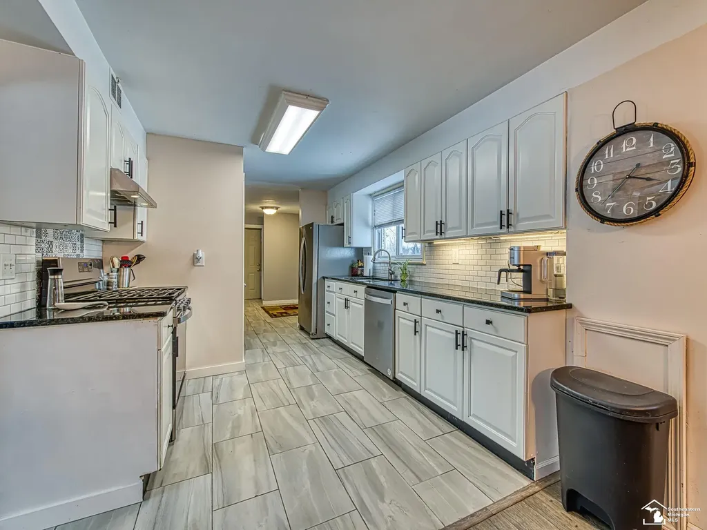 2525 Reinhardt Road Frenchtown Township MI 48162