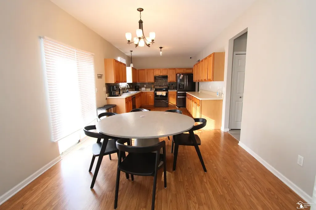 35773 Surrey Court Romulus City MI 48174