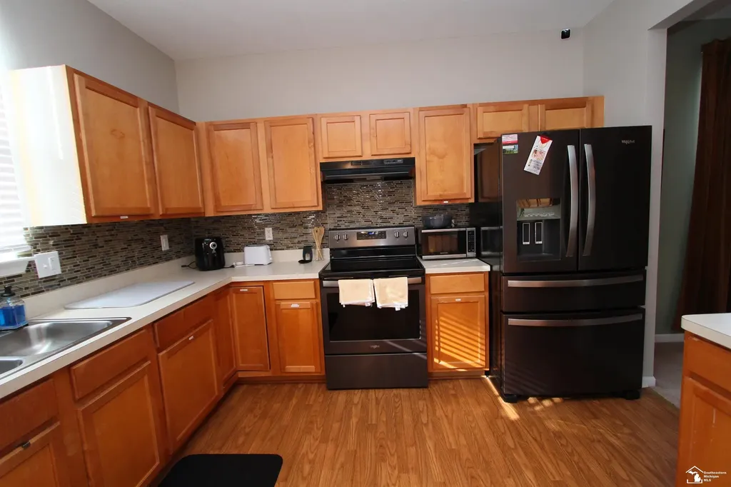 35773 Surrey Court Romulus City MI 48174