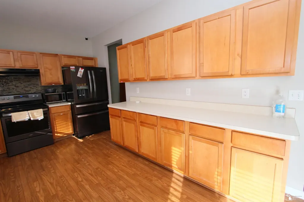 35773 Surrey Court Romulus City MI 48174
