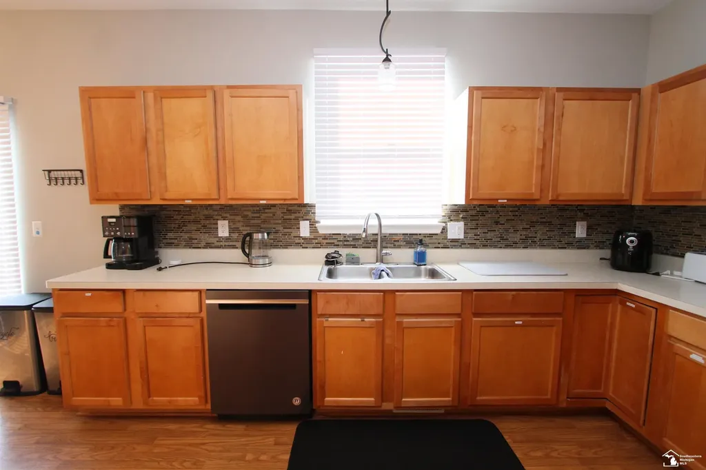 35773 Surrey Court Romulus City MI 48174