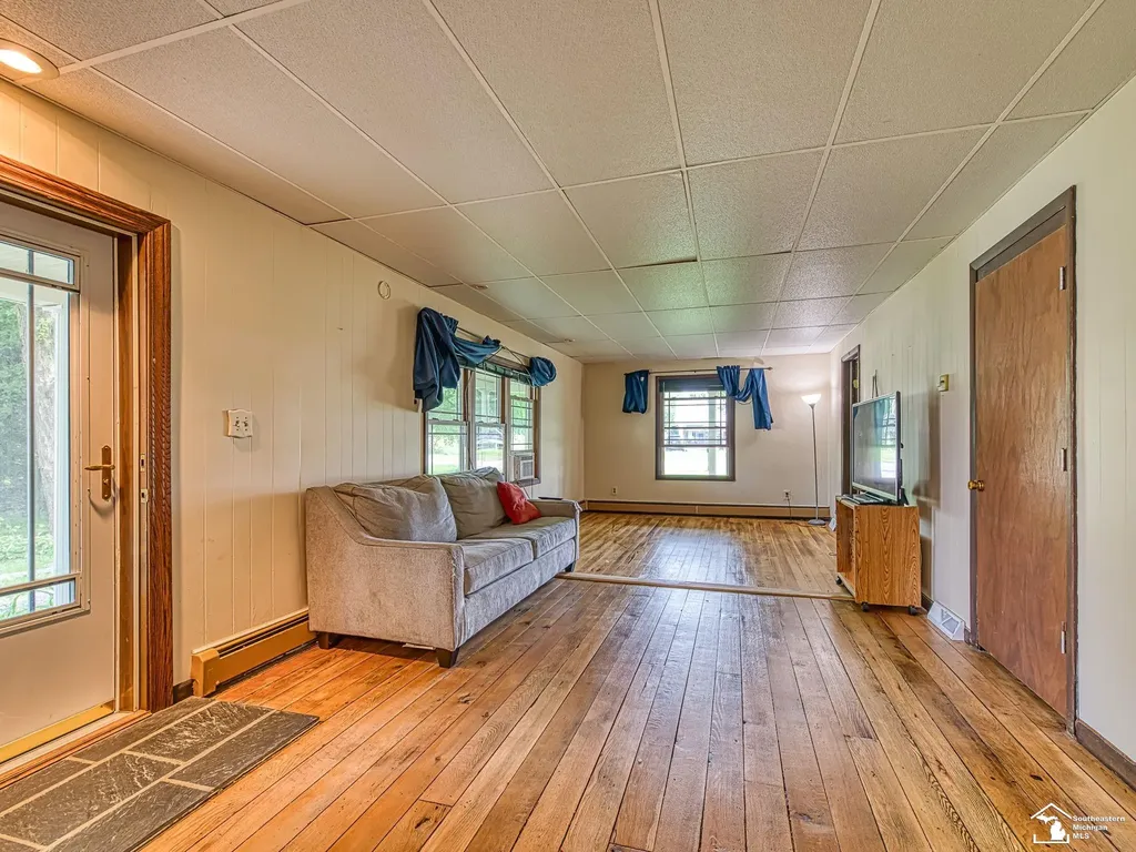 1660 W Sterns Road Bedford Township MI 48182
