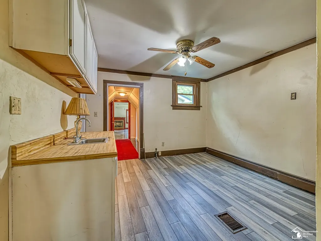 1660 W Sterns Road Bedford Township MI 48182