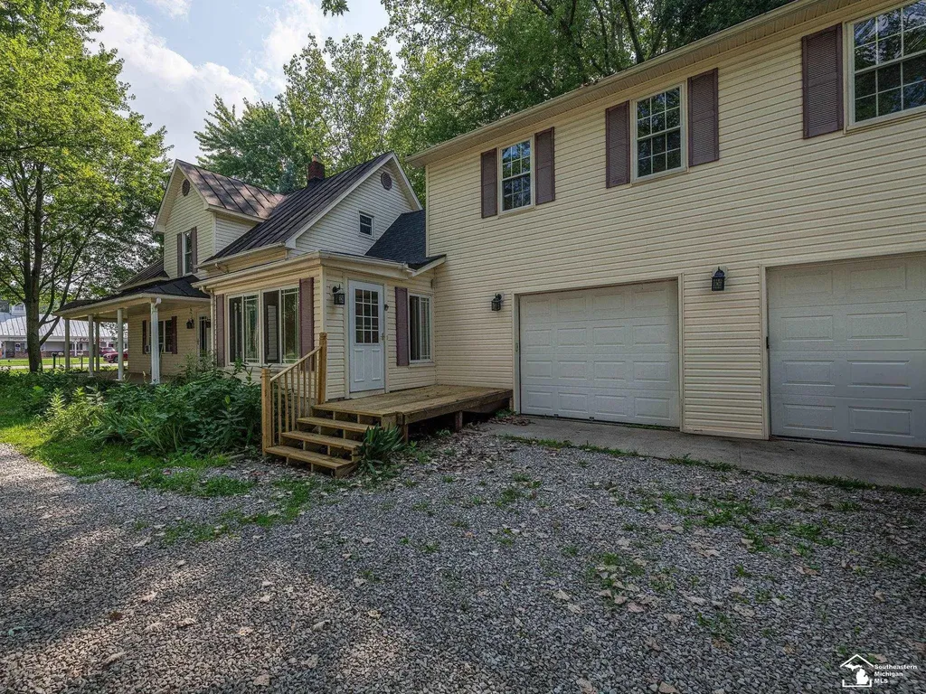 1660 W Sterns Road Bedford Township MI 48182