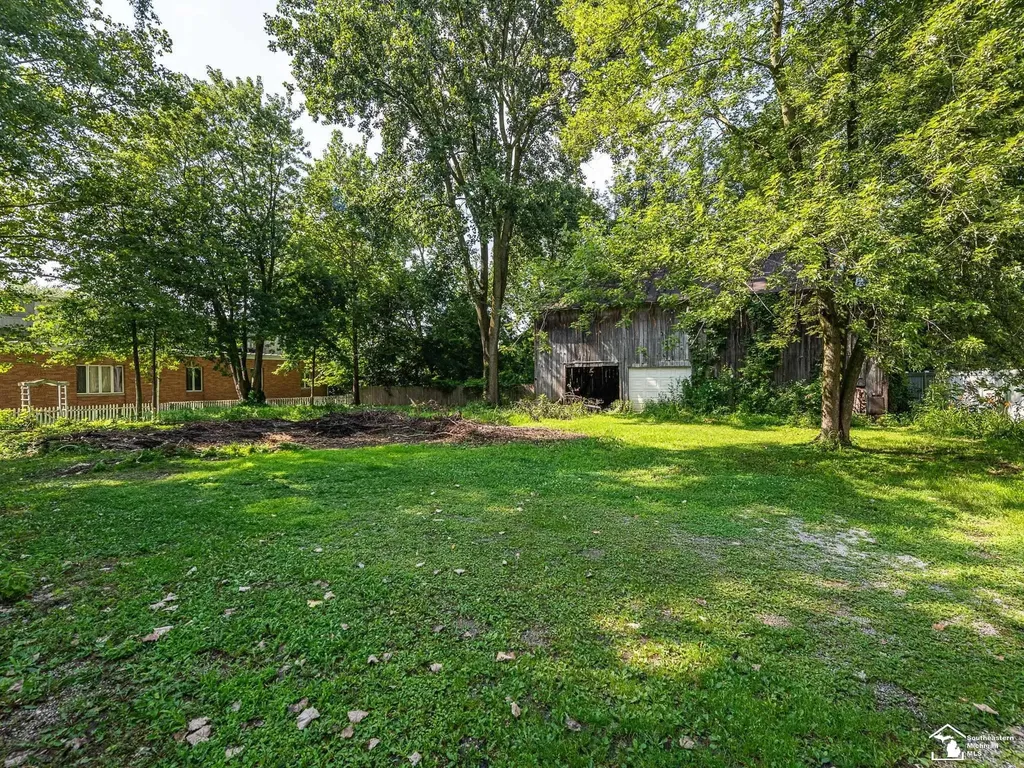 1660 W Sterns Road Bedford Township MI 48182