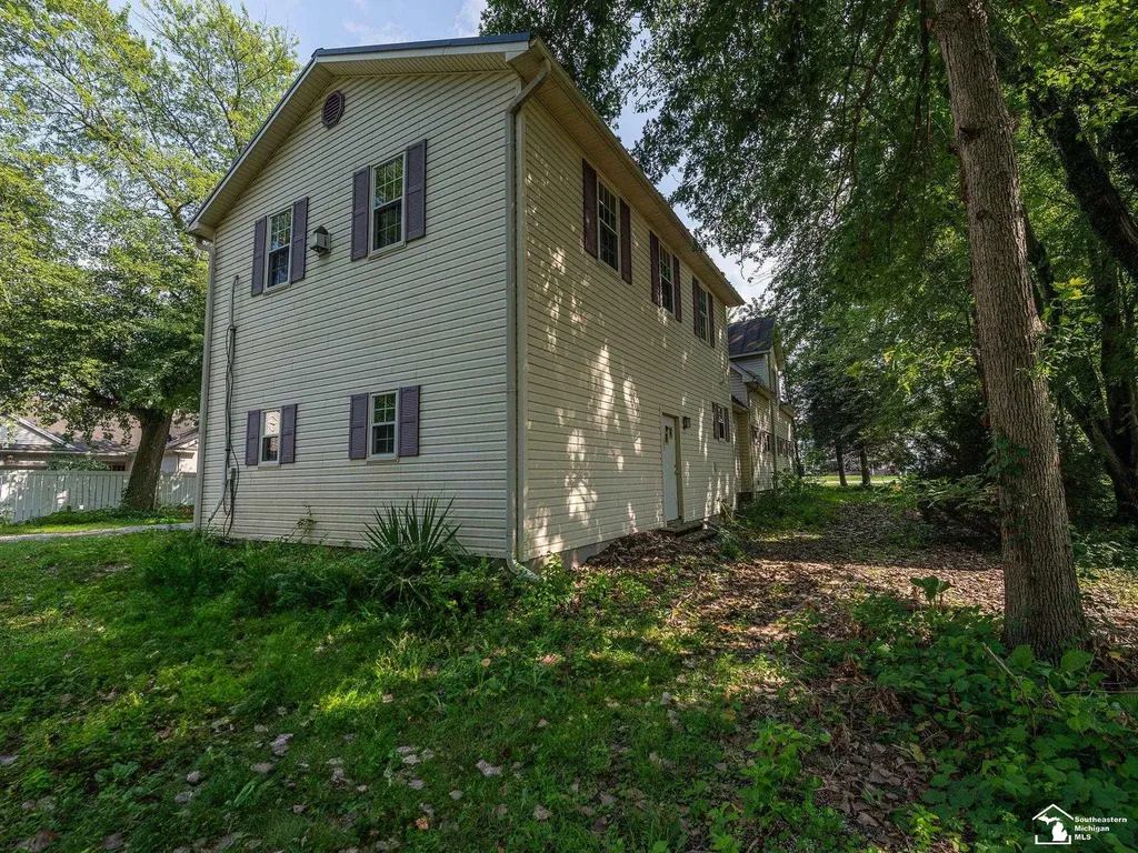 1660 W Sterns Road Bedford Township MI 48182