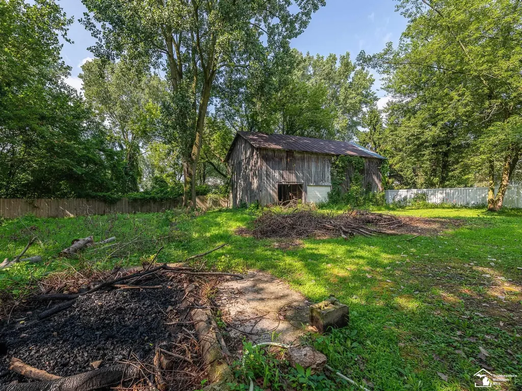 1660 W Sterns Road Bedford Township MI 48182