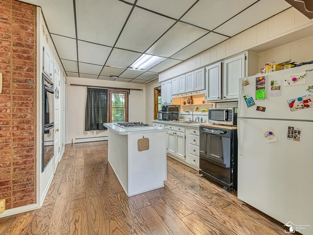 1660 W Sterns Road Bedford Township MI 48182