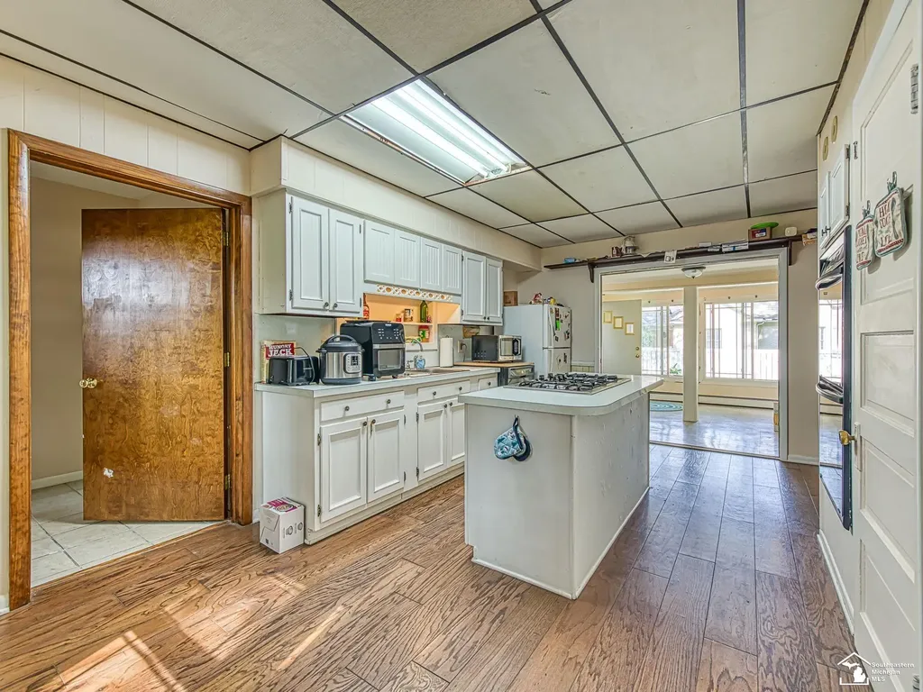 1660 W Sterns Road Bedford Township MI 48182