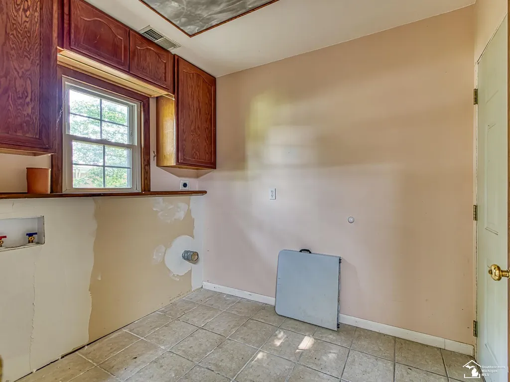 1660 W Sterns Road Bedford Township MI 48182