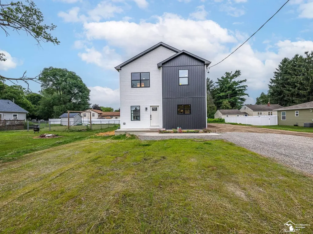 15604 Pine Street Monroe Charter Township MI 48161