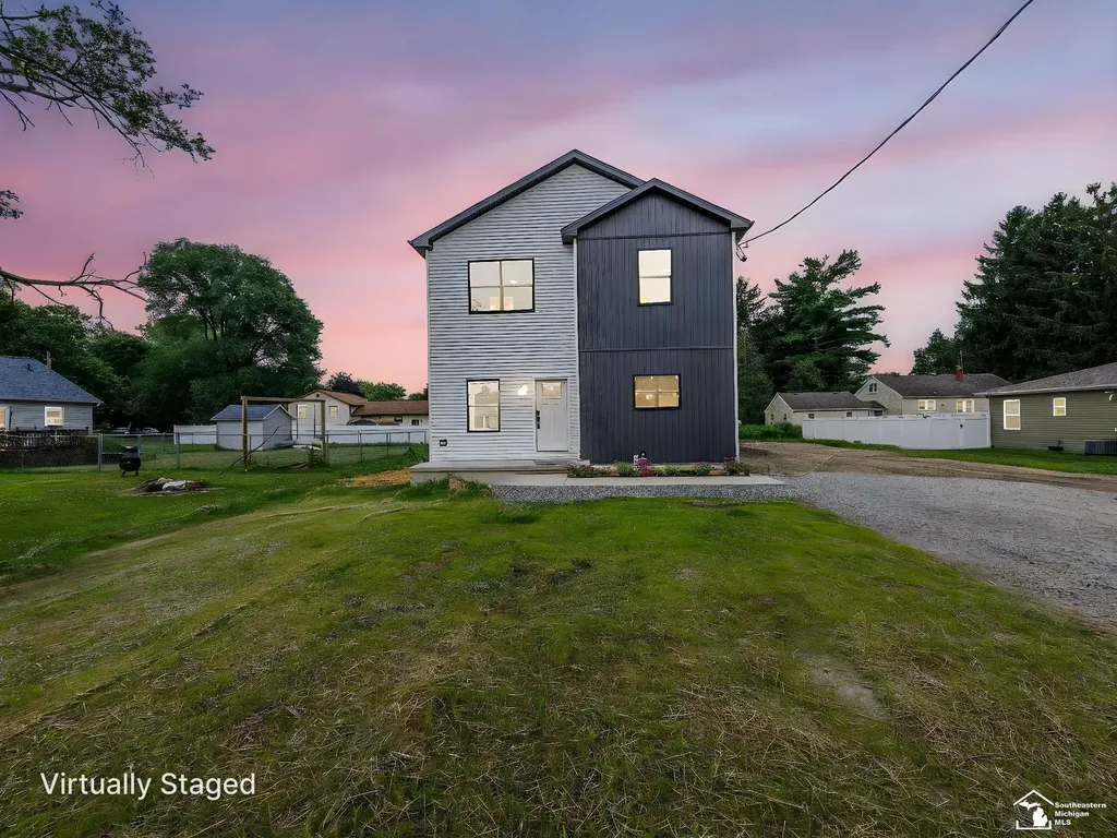 15604 Pine Street Monroe Charter Township MI 48161